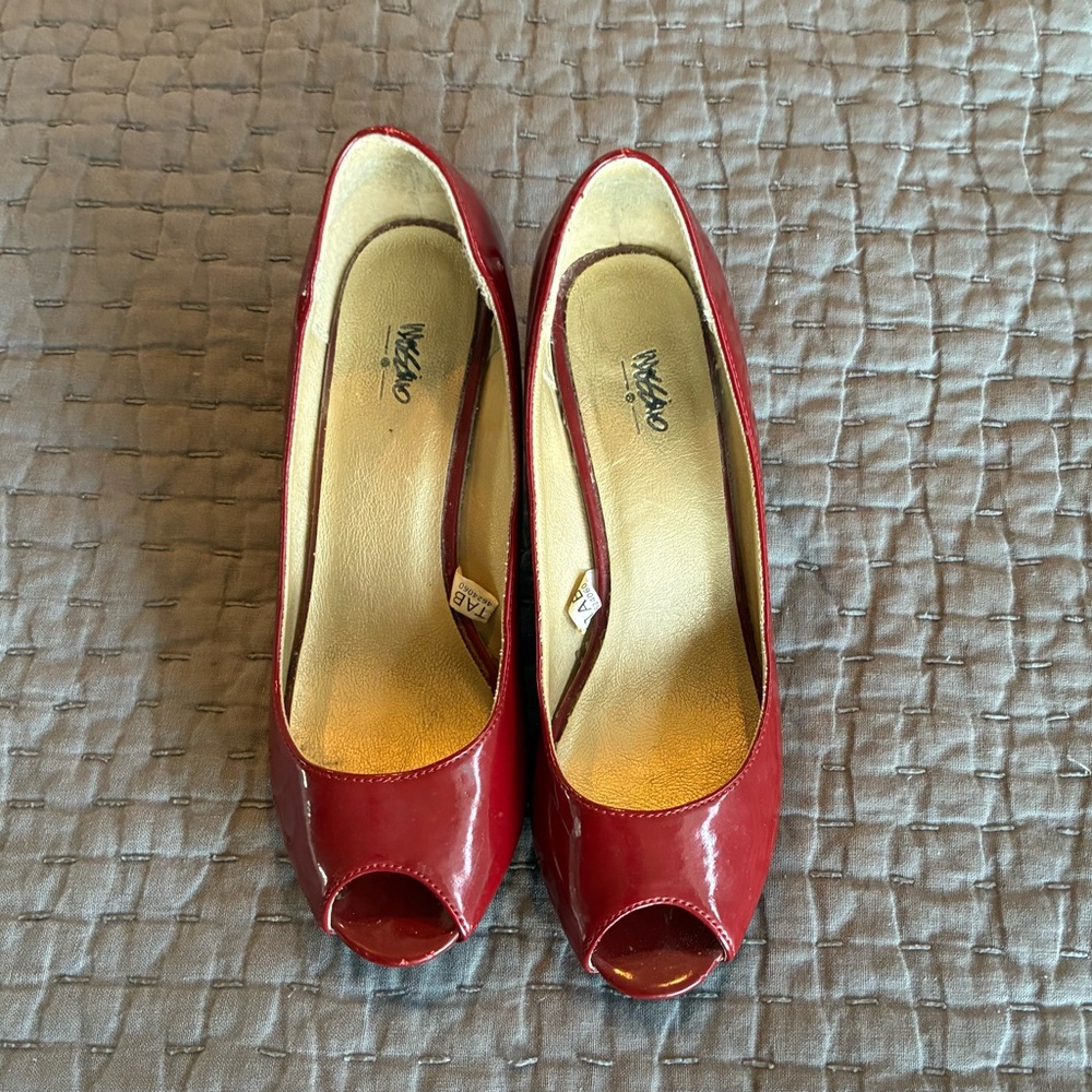 Mossimo Red Patent Peep Toe Heels size 6.5